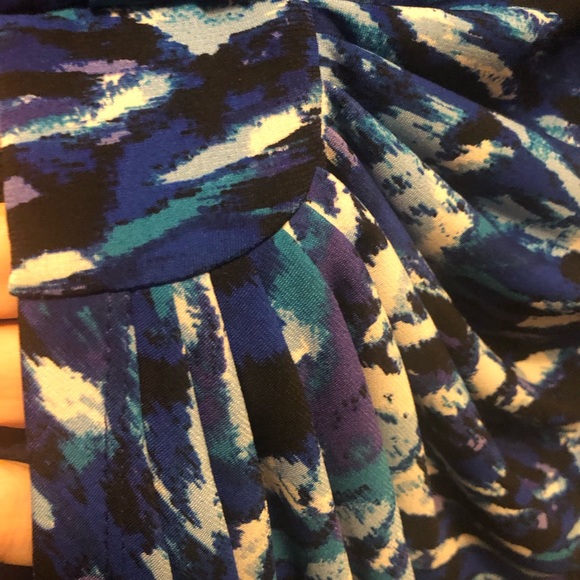 ✨✨REDUCED✨✨Connected Appeal Ladies Dress✨✨ - Picture 7 of 8